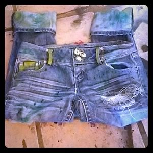 NWT (gift) Embellished and distress jeans size 9